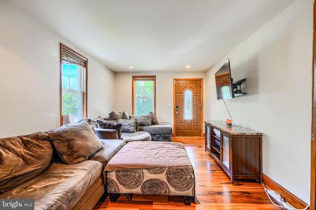 4711 SCHLEY AVE, Baltimore, MD 21206
