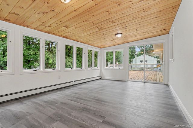 12 Roe Drive, Hyde Park, NY 12538