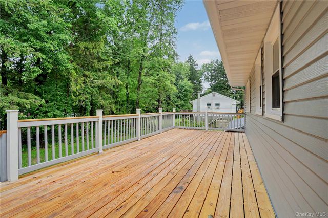 12 Roe Drive, Hyde Park, NY 12538