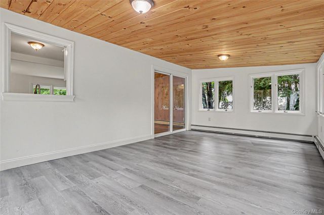 12 Roe Drive, Hyde Park, NY 12538