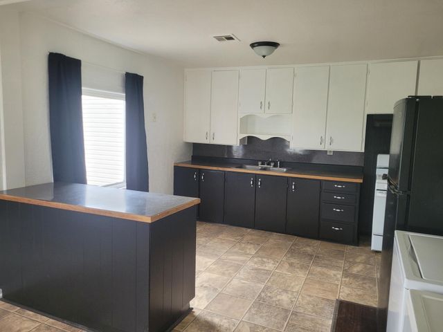 1114 M Street NW, Miami, OK 74354