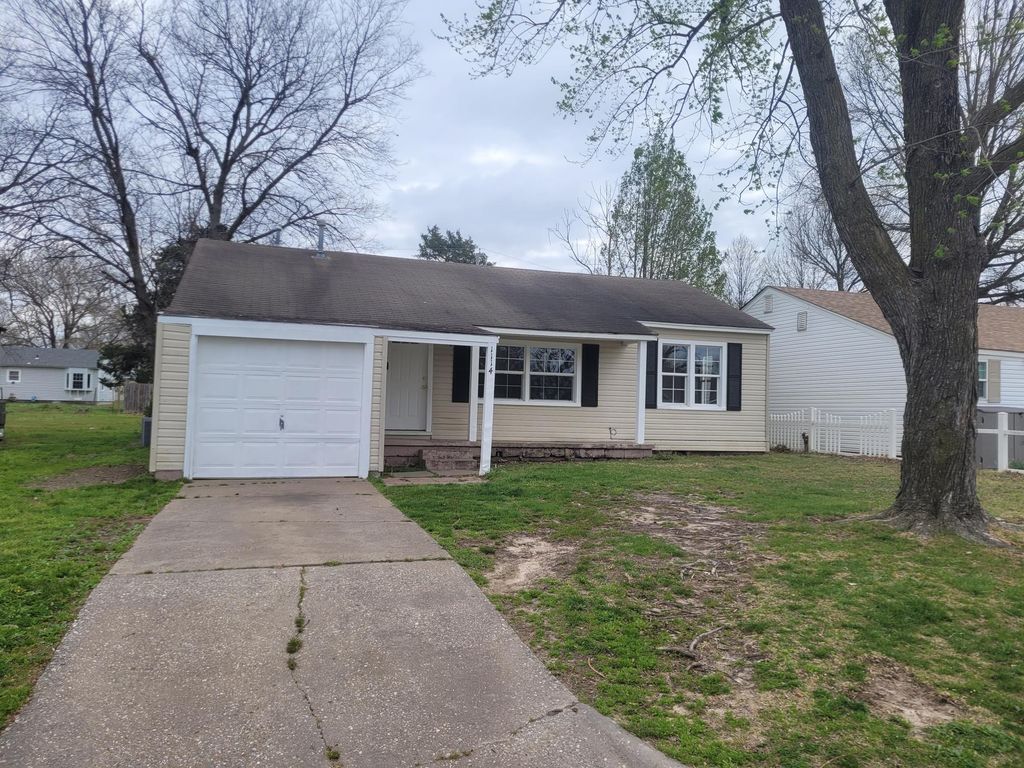 1114 M Street NW, Miami, OK 74354