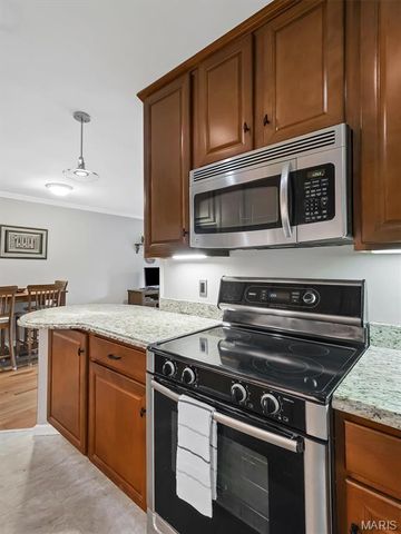 5437 Kenrick Parke Drive, Shrewsbury, MO 63119