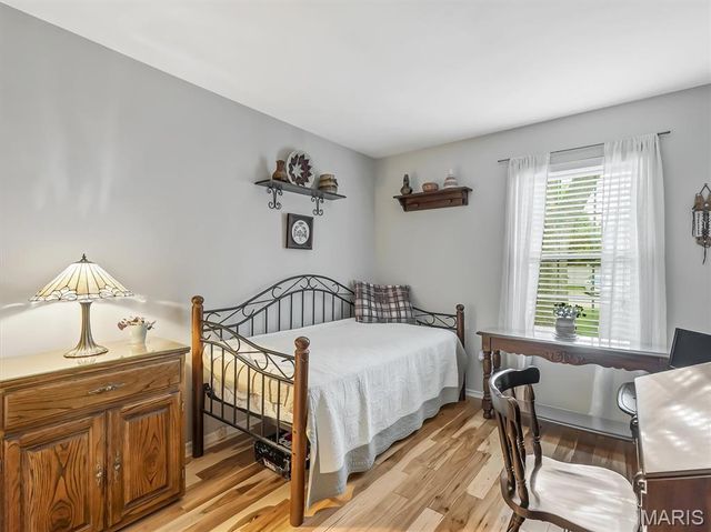 5437 Kenrick Parke Drive, Shrewsbury, MO 63119