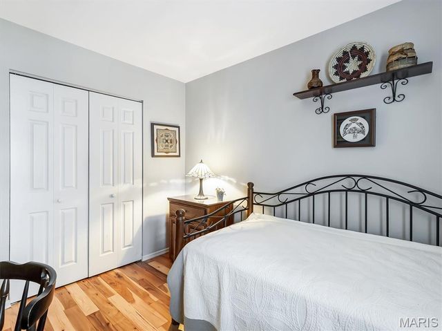 5437 Kenrick Parke Drive, Shrewsbury, MO 63119