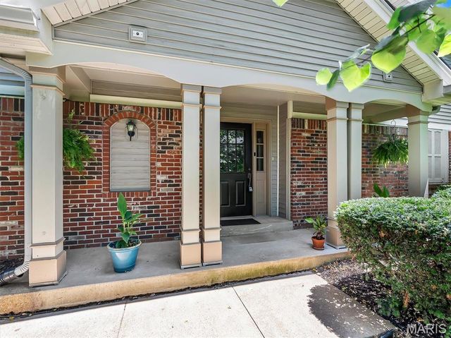 5437 Kenrick Parke Drive, Shrewsbury, MO 63119