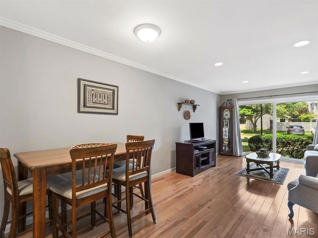 5437 Kenrick Parke Drive, Shrewsbury, MO 63119