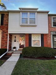 1217 Woodbridge Street E 164, St. Clair Shores, MI 48080