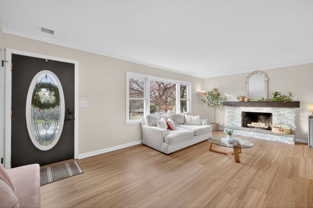 11300 Friar Lane, Minnetonka, MN 55305