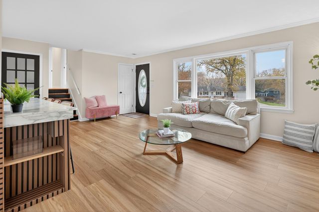 11300 Friar Lane, Minnetonka, MN 55305