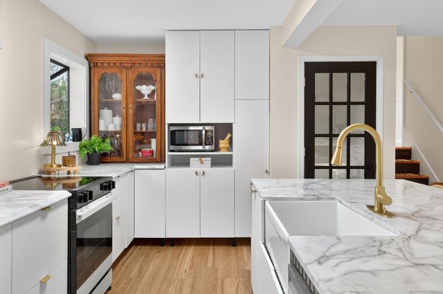 11300 Friar Lane, Minnetonka, MN 55305