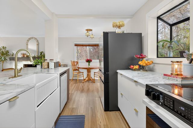 11300 Friar Lane, Minnetonka, MN 55305