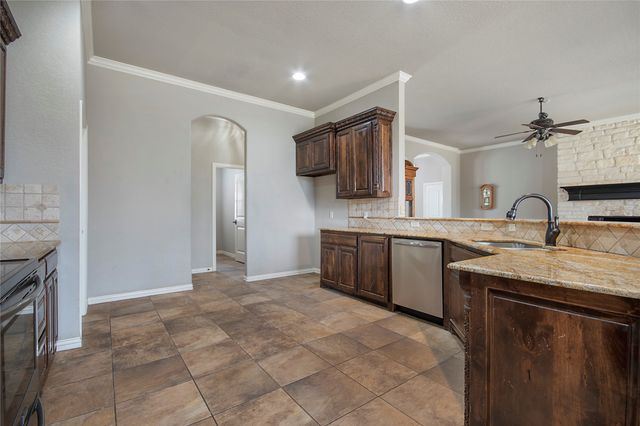 2505 Wichita Trail, Sanger, TX 76266