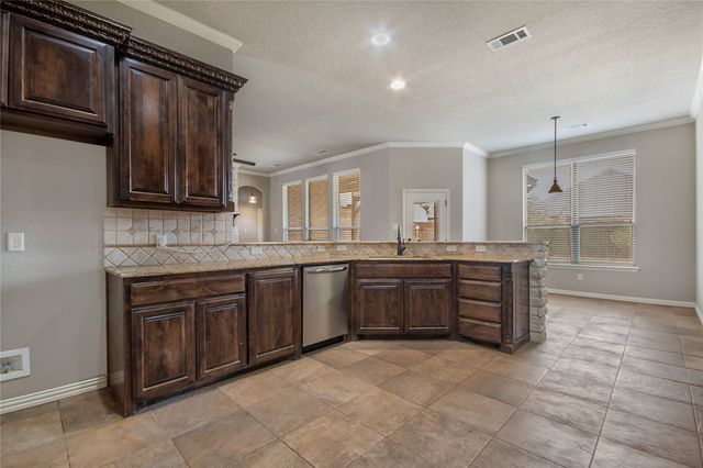 2505 Wichita Trail, Sanger, TX 76266