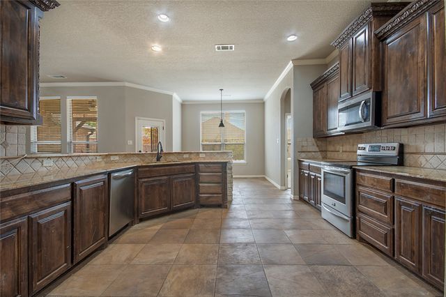 2505 Wichita Trail, Sanger, TX 76266