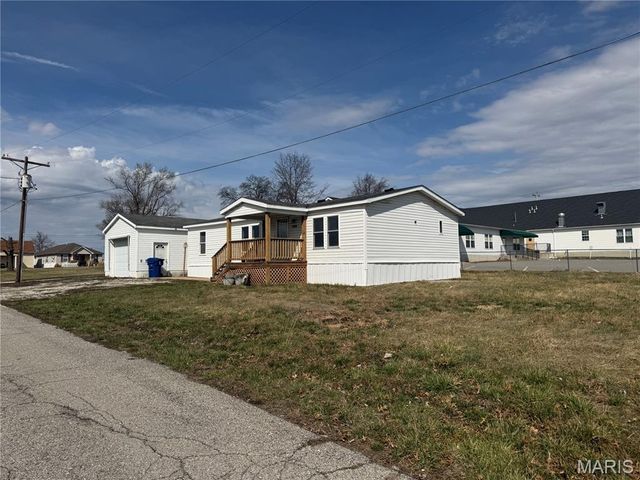 221 Cannon Street, Moscow Mills, MO 63362