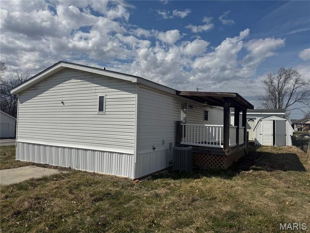 221 Cannon Street, Moscow Mills, MO 63362