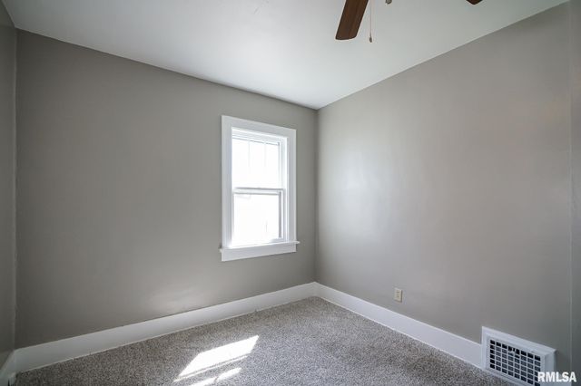 518 E ARCADIA Avenue, Peoria, IL 61603