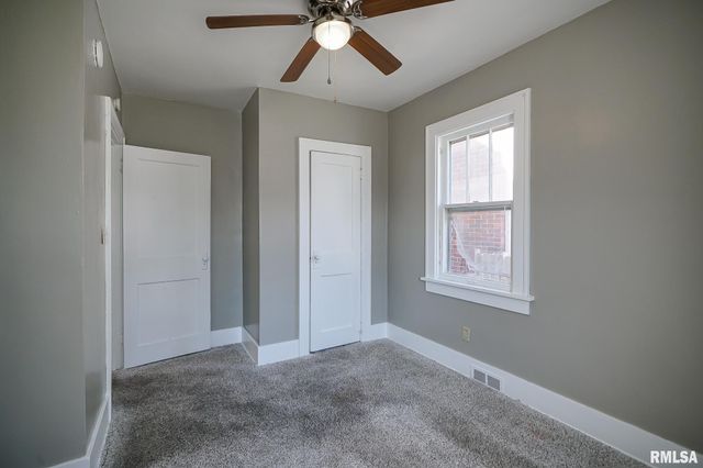518 E ARCADIA Avenue, Peoria, IL 61603