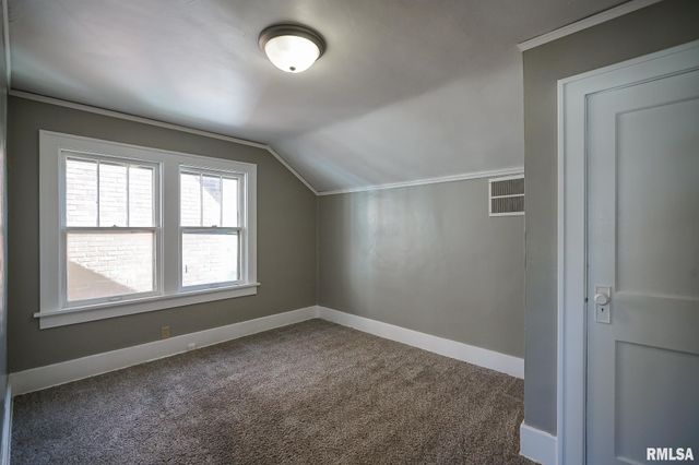 518 E ARCADIA Avenue, Peoria, IL 61603