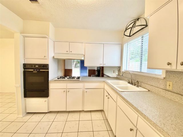 2908 Lisa Lane, Arlington, TX 76013