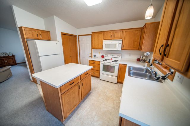 2104 McQuillan Ct SE, Rochester, MN 55904