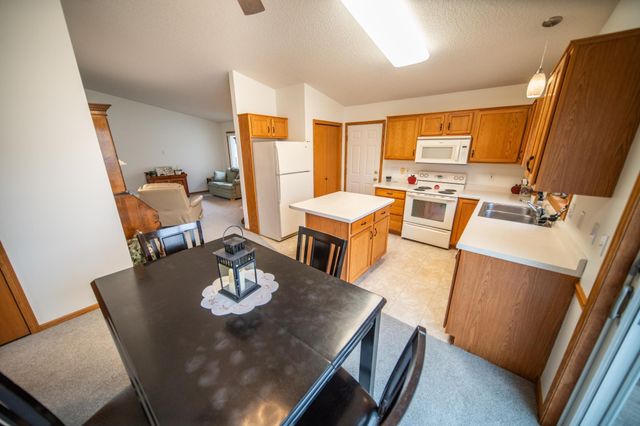 2104 McQuillan Ct SE, Rochester, MN 55904