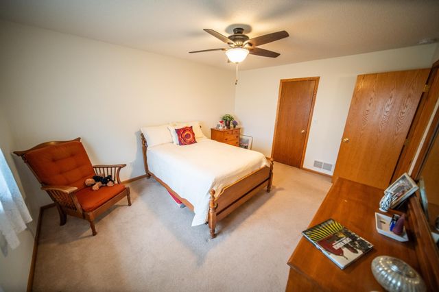 2104 McQuillan Ct SE, Rochester, MN 55904