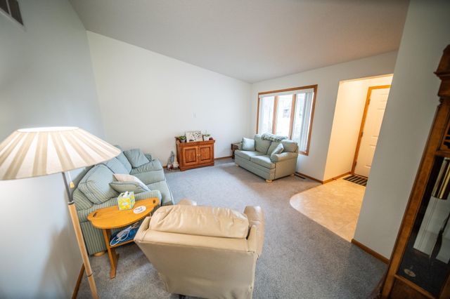 2104 McQuillan Ct SE, Rochester, MN 55904