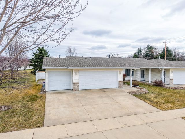 2104 McQuillan Ct SE, Rochester, MN 55904