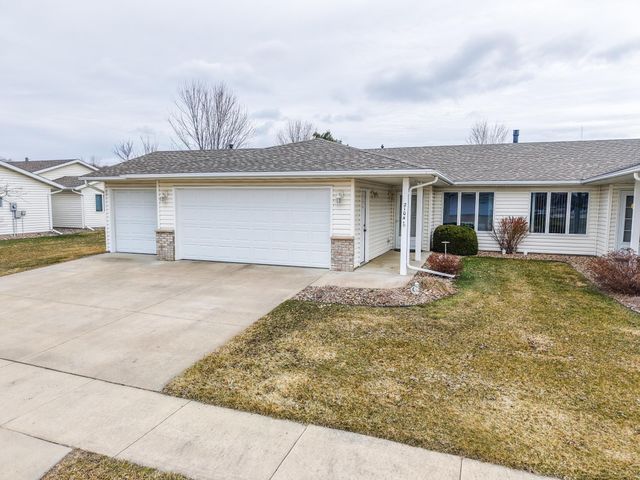 2104 McQuillan Ct SE, Rochester, MN 55904