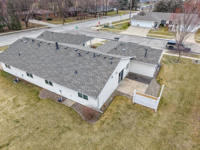 2104 McQuillan Ct SE, Rochester, MN 55904