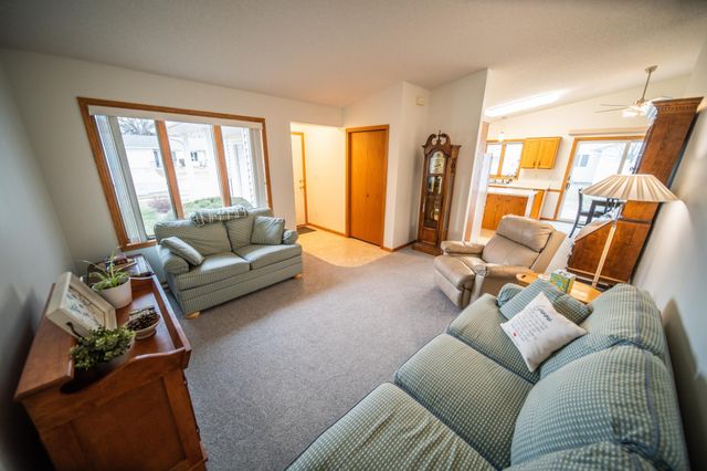 2104 McQuillan Ct SE, Rochester, MN 55904