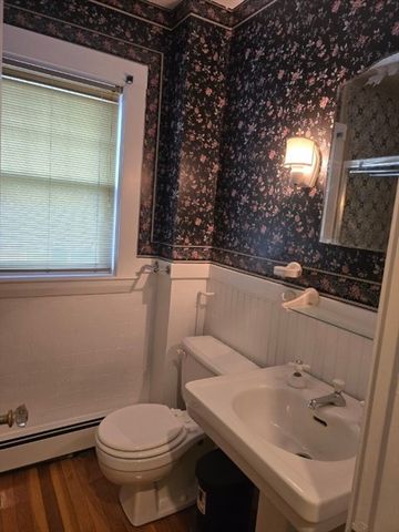 43 Dixwell Ave, Quincy, MA 02169