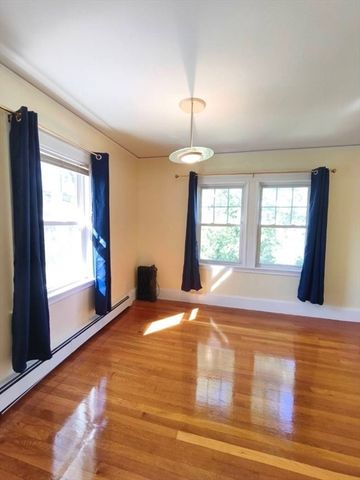 43 Dixwell Ave, Quincy, MA 02169