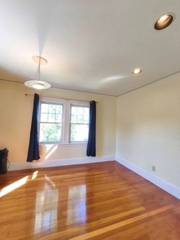 43 Dixwell Ave, Quincy, MA 02169