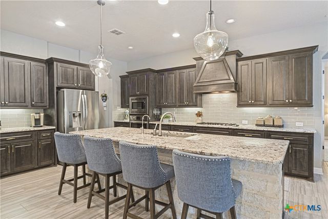 948 Woodland Oaks, New Braunfels, TX 78132