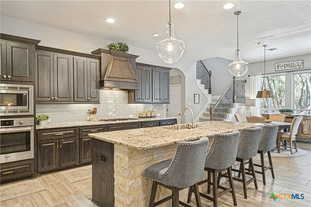 948 Woodland Oaks, New Braunfels, TX 78132