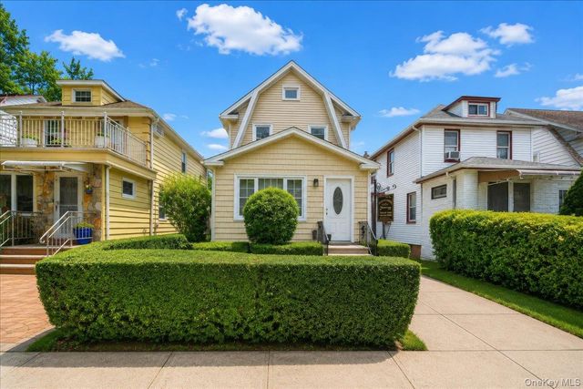 110-28 213th Street, Queens Village, NY 11429