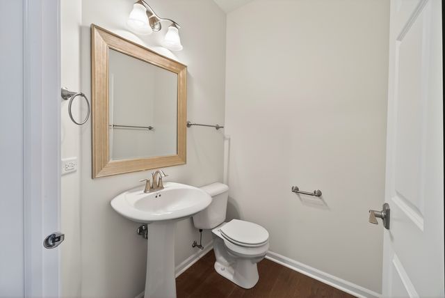 1437 N Charles Avenue, Naperville, IL 60563