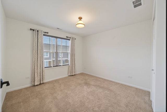 1437 N Charles Avenue, Naperville, IL 60563