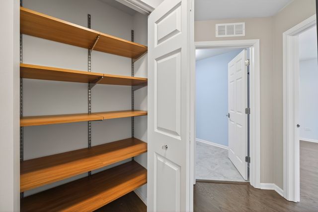 1437 N Charles Avenue, Naperville, IL 60563