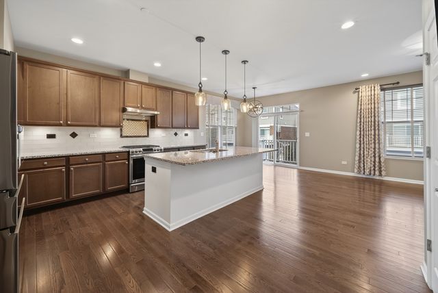 1437 N Charles Avenue, Naperville, IL 60563