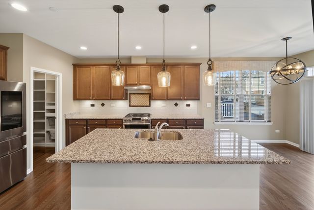 1437 N Charles Avenue, Naperville, IL 60563