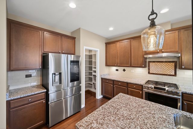 1437 N Charles Avenue, Naperville, IL 60563