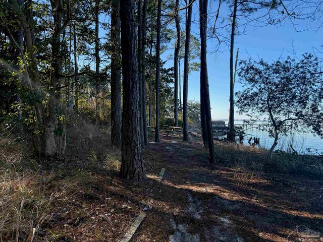 1514 Mariners Cir, Gulf Breeze, FL 32563