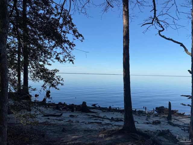 1514 Mariners Cir, Gulf Breeze, FL 32563