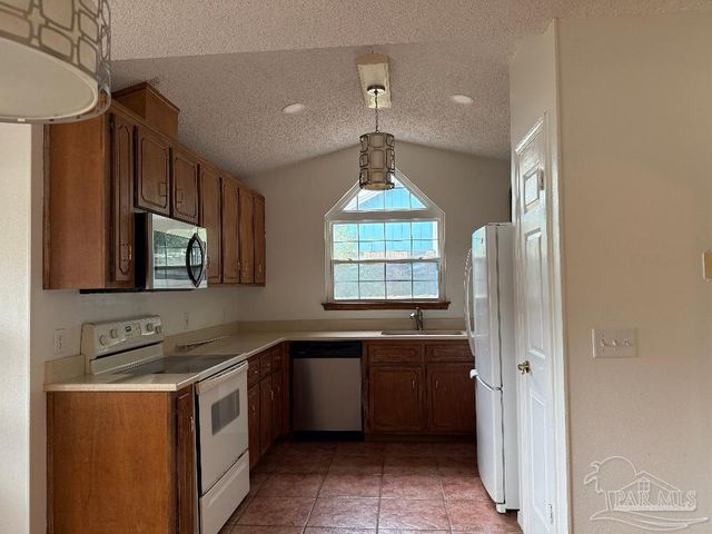 1514 Mariners Cir, Gulf Breeze, FL 32563