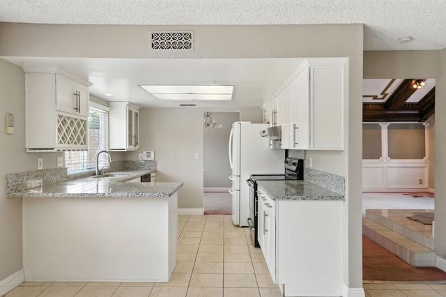 8929 Red Leaf Way, Sacramento, CA 95826