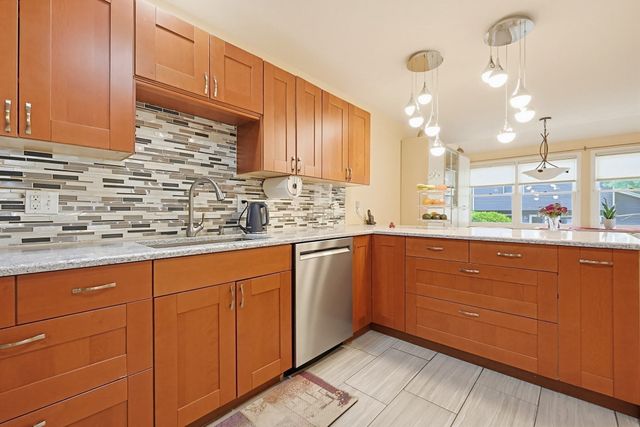 81 Arrowhead Cir 81, Ashland, MA 01721